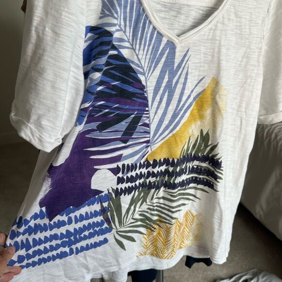 Chico's Women’s Tee Loose Fit EUC - Picture 2 of 6